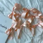 Guirlandes suspendues en tissu avec nœud en satin - Kf s e ef fa a b f f dd bq - Decorative Events