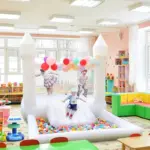 Maison trampoline avec piscine à boules - Kf s e d e a b c b c d - Decorative Events